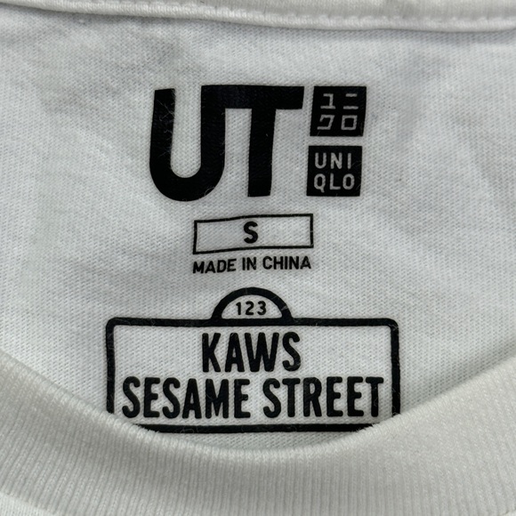 KAWS x Uniqlo x Sesame Street XX pocket tee - Picture 3 of 5